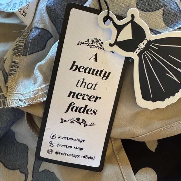 NWT Floral Black and Tan Button-Up Dress size large - Picture 3 of 4